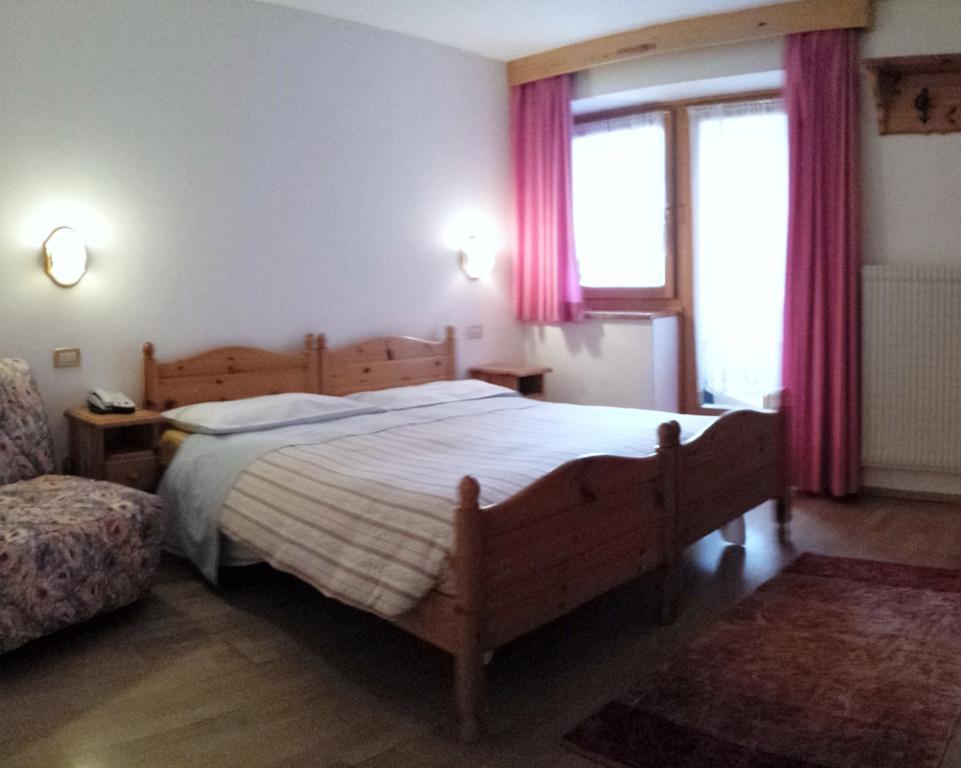 Hotel Sole Пассо-дель-Тонале Номер фото